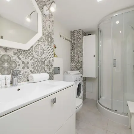 Charming One Bedroom In With A Perfect Location By Renters 公寓 *